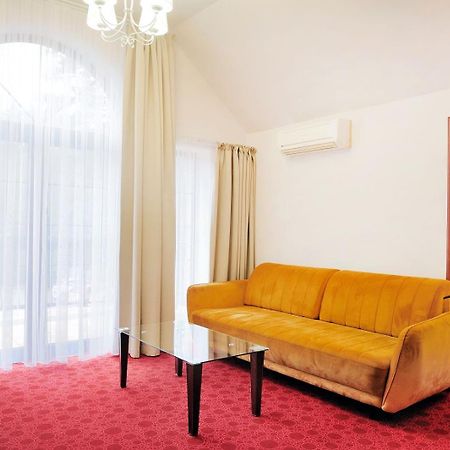Malutkie Resort ラドムスコ エクステリア 写真